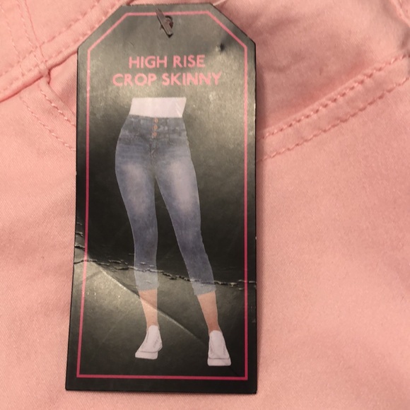 No Boundaries High Rise Crop Skinny Capris - Picture 6 of 6